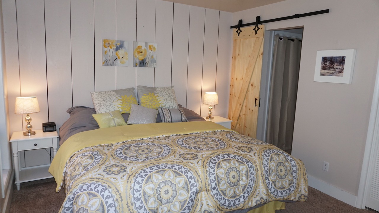 Photo of Bedroom in Warm Springs