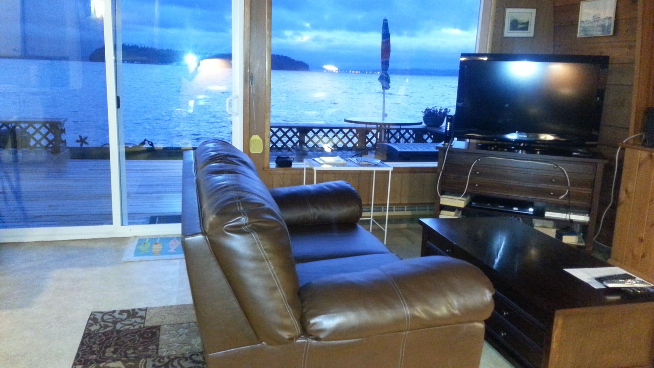 Photo of Livingroom in Langley