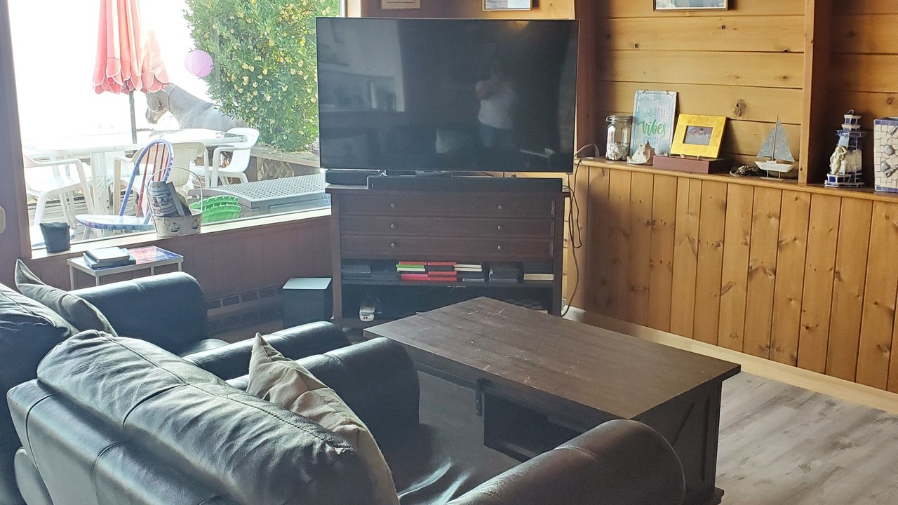 Photo of Livingroom in Langley