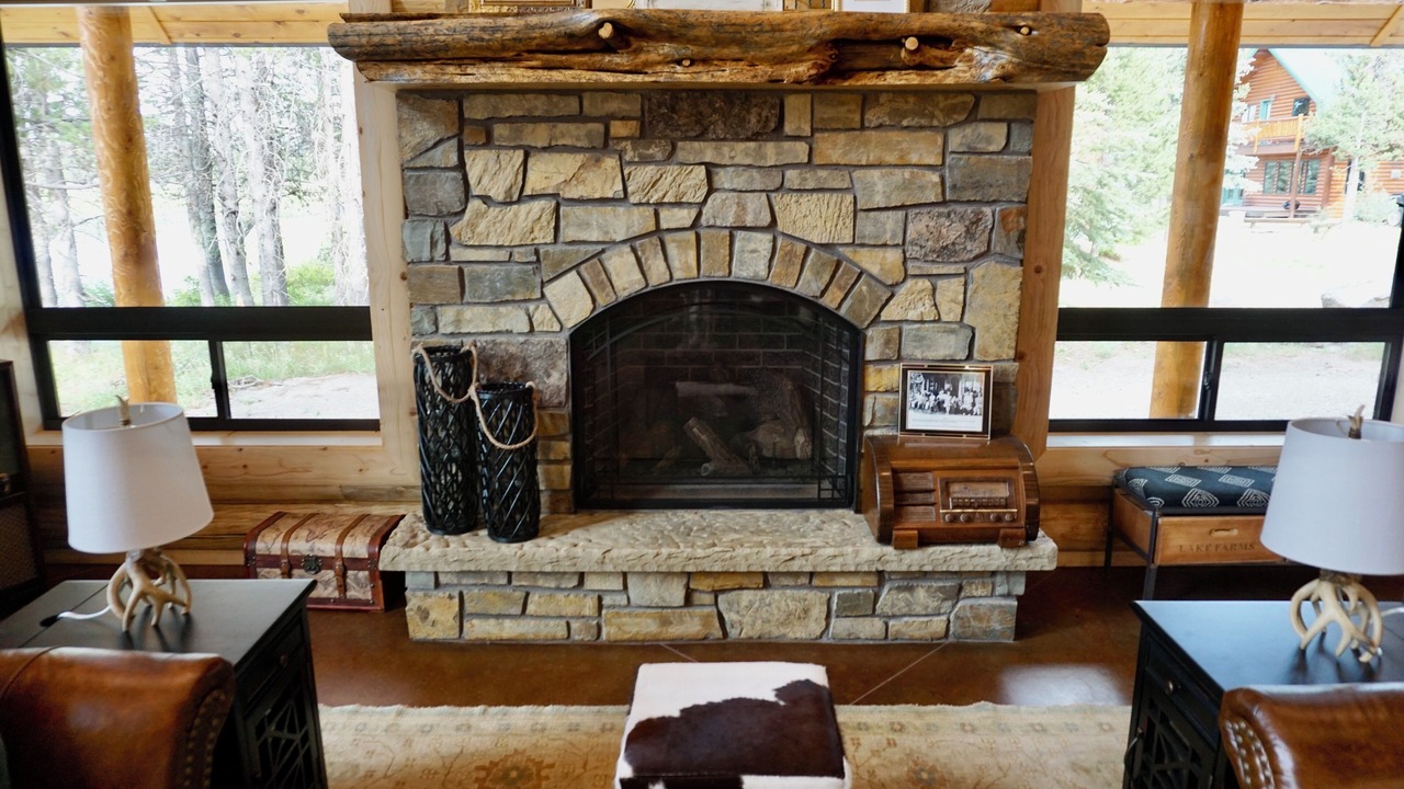 Photo of Livingroom in Island Park