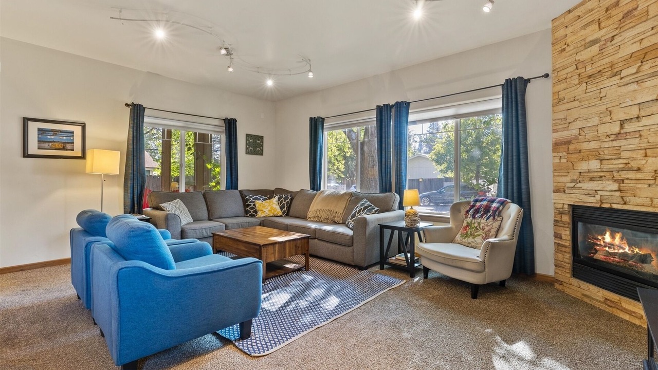 Photo of Livingroom in River West