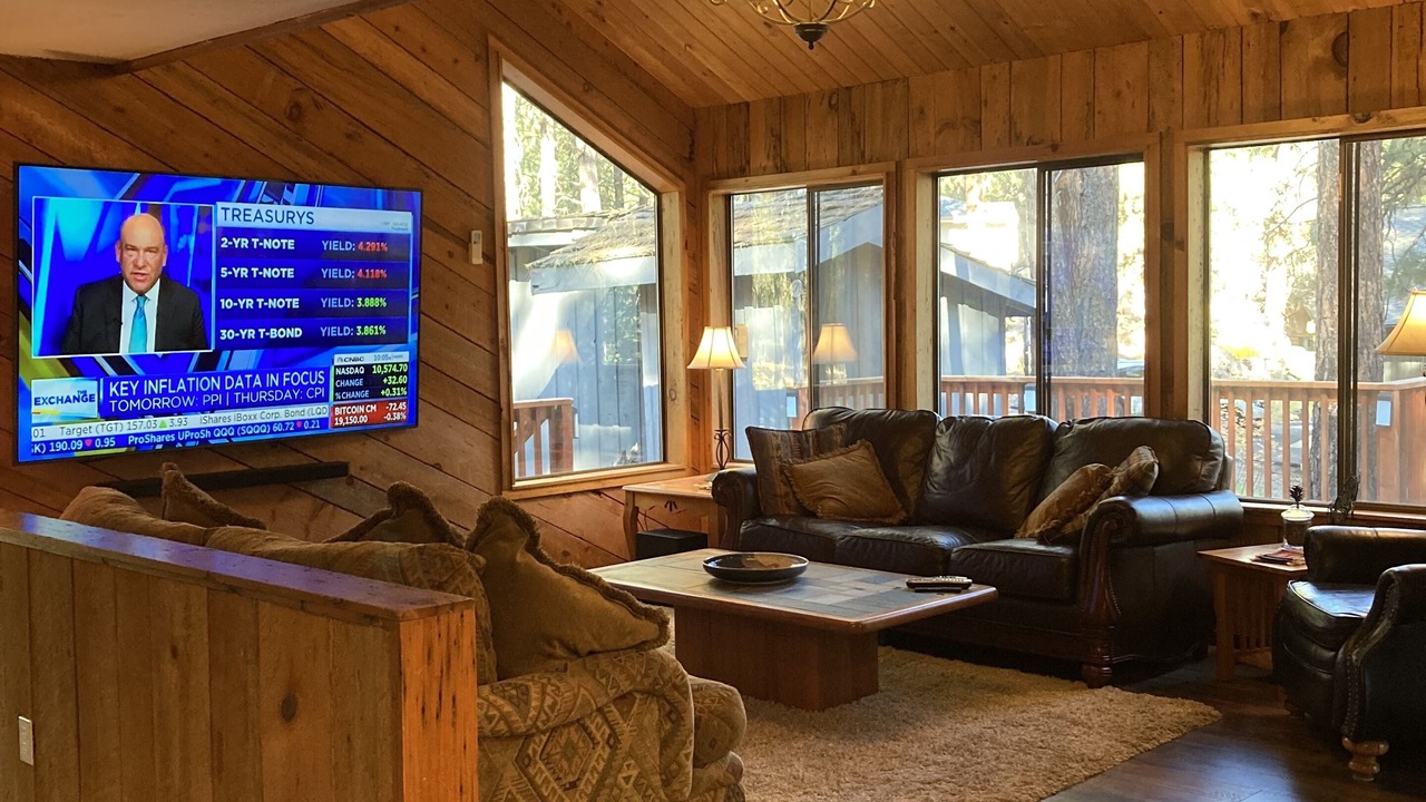 Photo of Bedroom in Black Butte Ranch