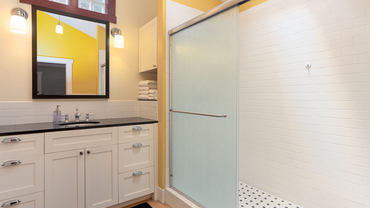 Photo of Bathroom in River Terrace