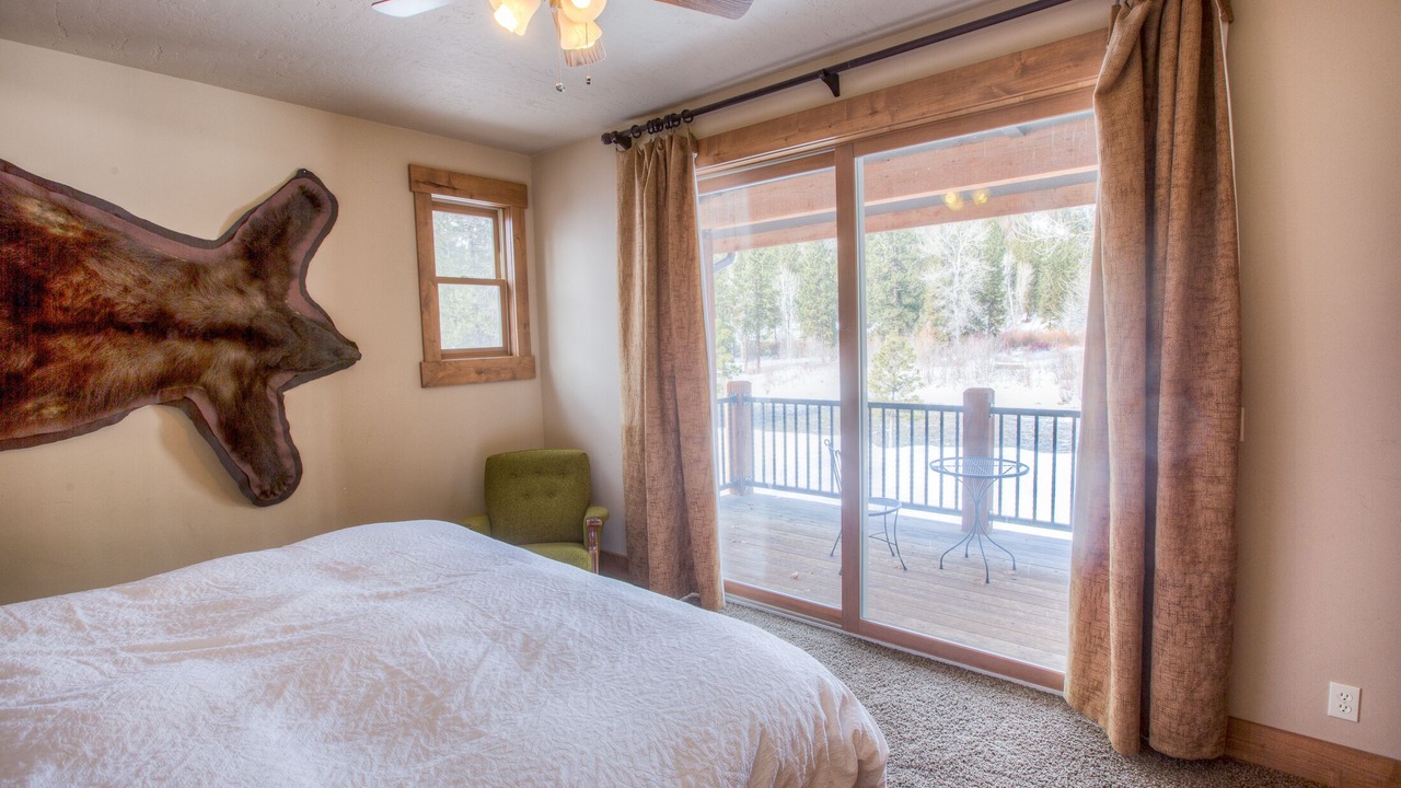 Photo of Bedroom in Featherville