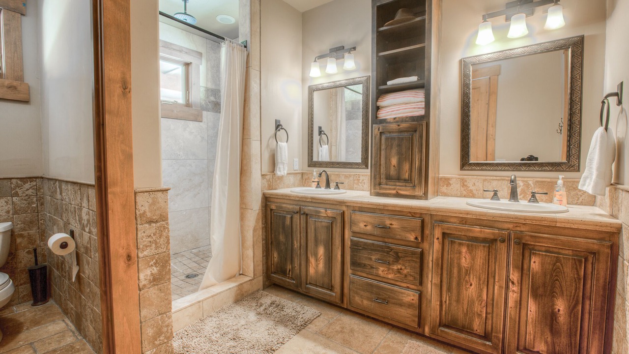 Photo of Bathroom in Featherville