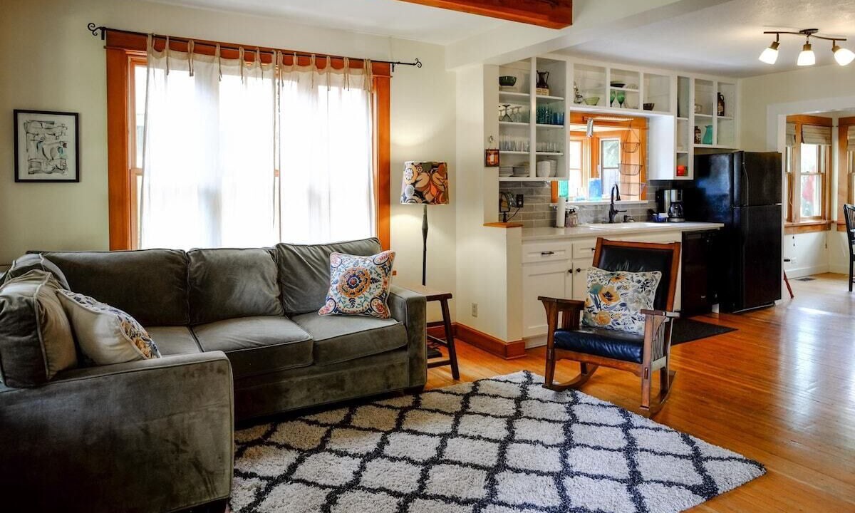Photo of Livingroom in River West