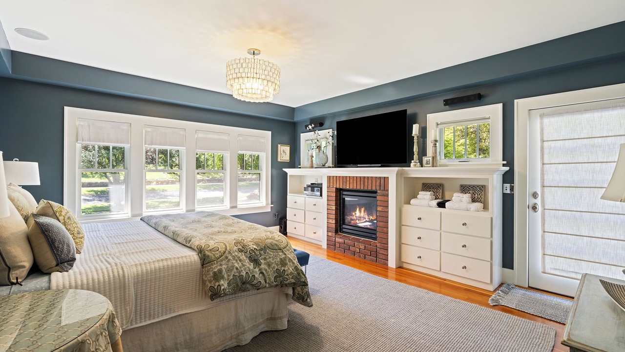 Photo of Bedroom in Old Bend