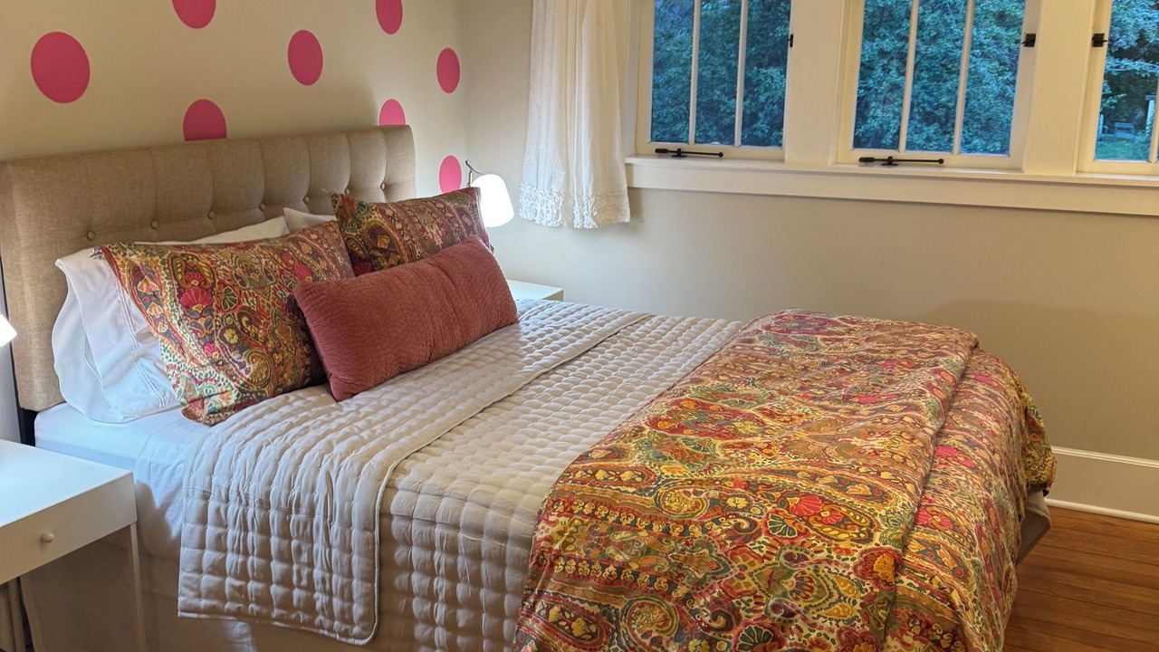 Photo of Bedroom in Old Bend
