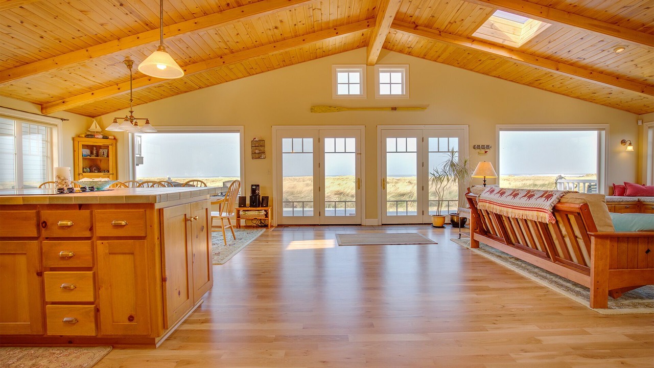 Photo of Bedroom in Rockaway Beach