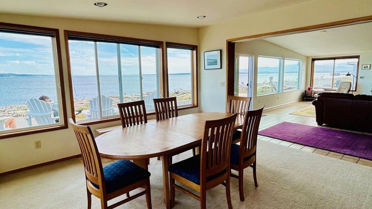 Photo of Bedroom in Coupeville