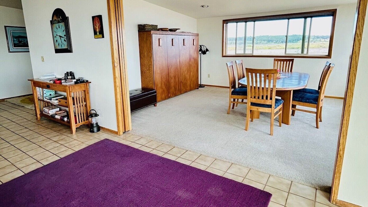 Photo of Bedroom in Coupeville