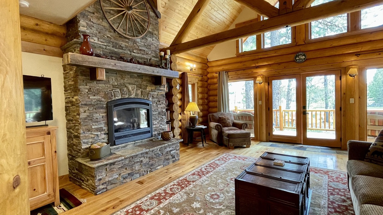 Photo of Bedroom in Oregon Water Wonderland