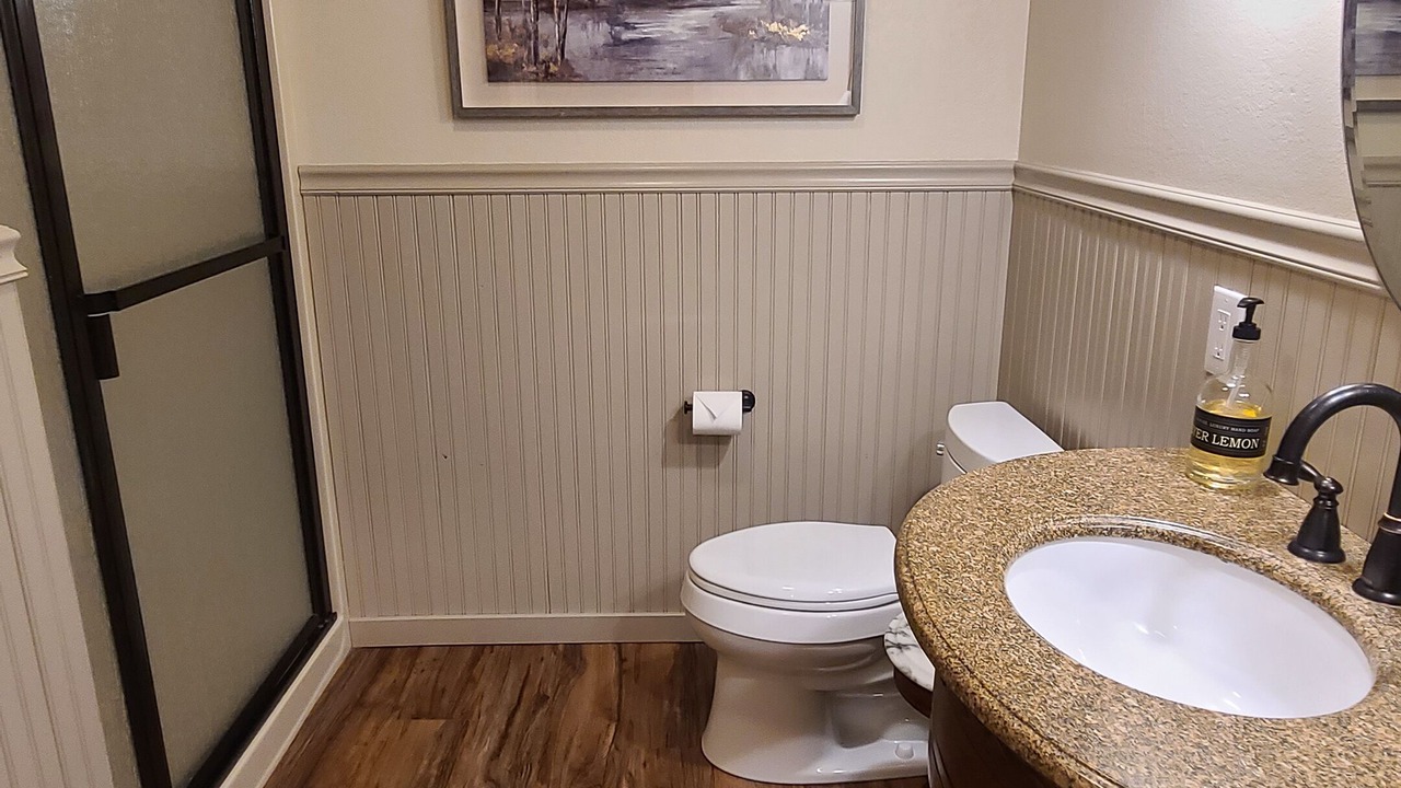 Photo of Bathroom in Trestle Creek