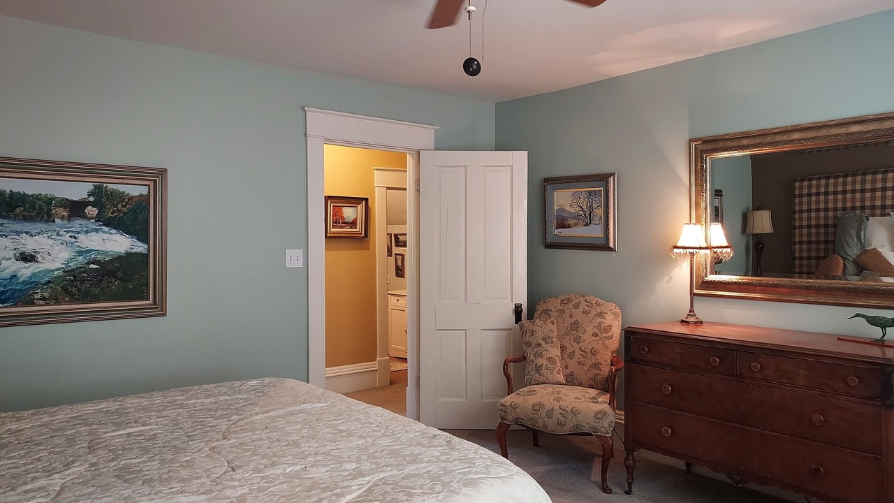 Photo of Bedroom in Garden District