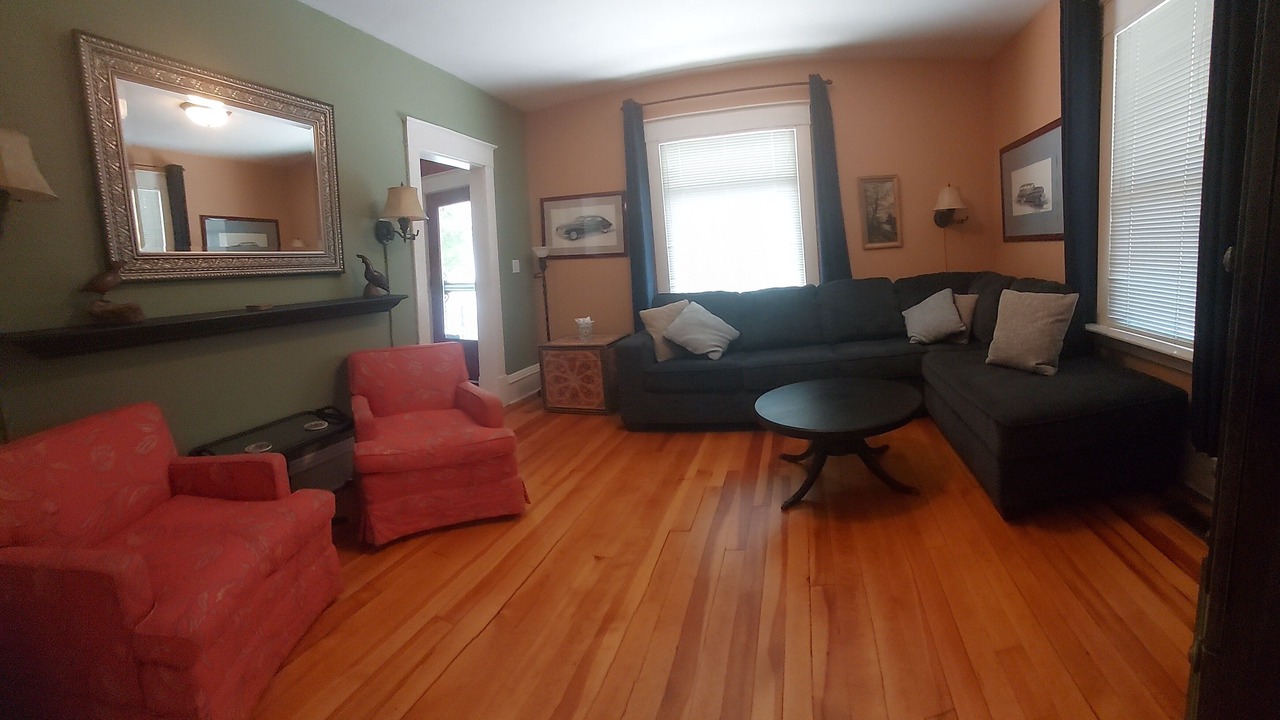 Photo of Livingroom in Garden District