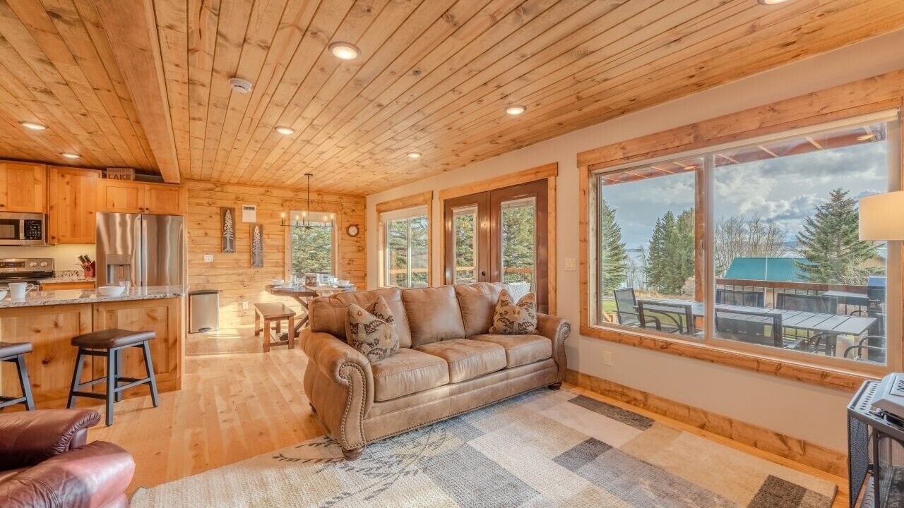 Photo of Livingroom in Island Park