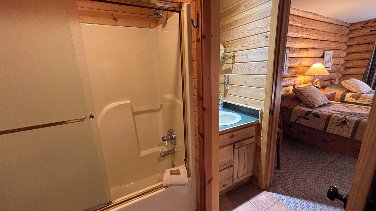 Photo of Bathroom in Chiloquin