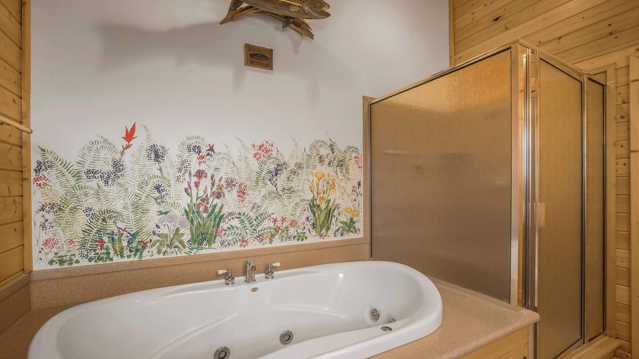 Photo of Bathroom in Island Park