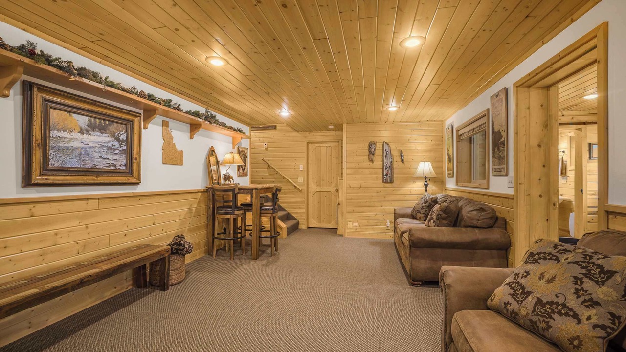 Photo of Livingroom in Island Park