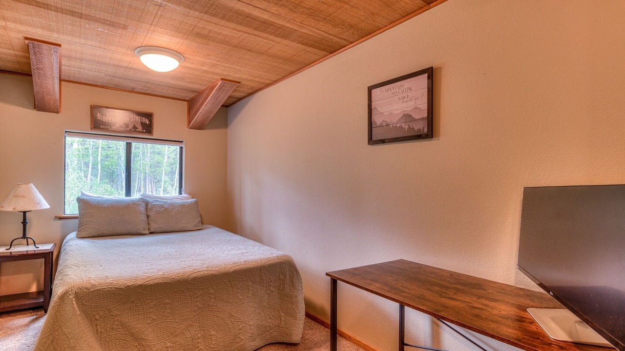 Photo of Bedroom in Sunriver