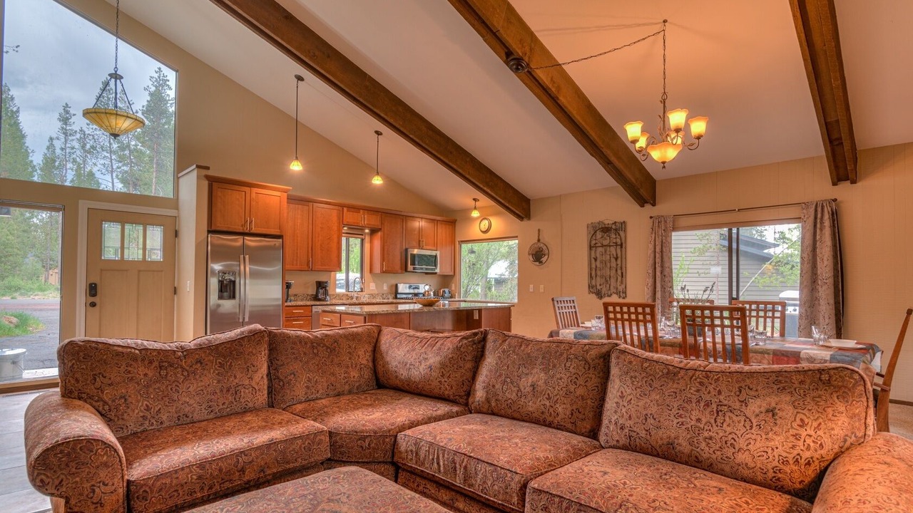 Photo of Livingroom in Sunriver