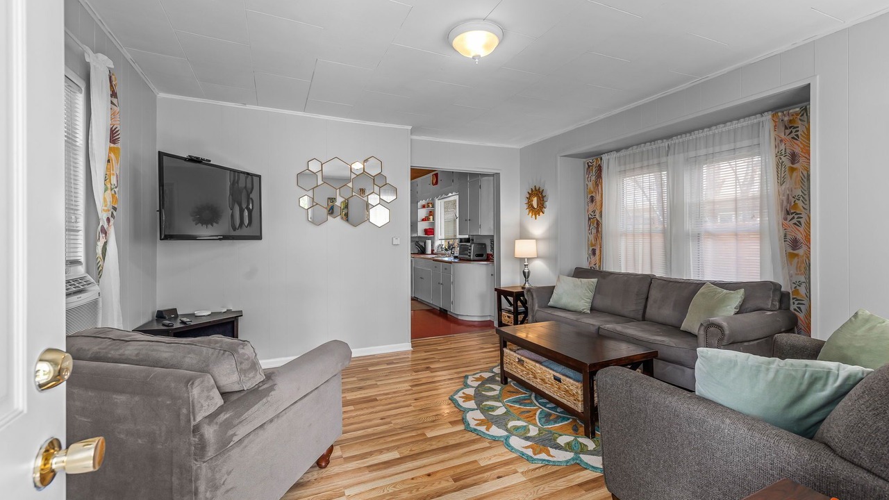 Photo of Livingroom in River West