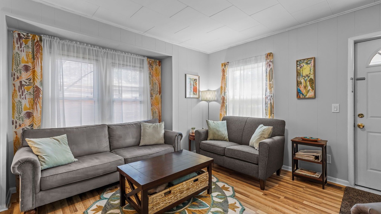 Photo of Livingroom in River West