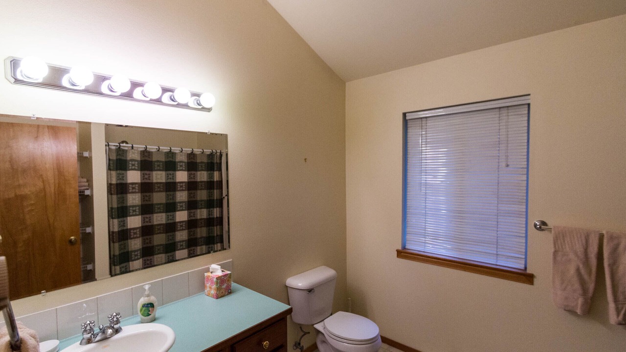 Photo of Bathroom in Enumclaw