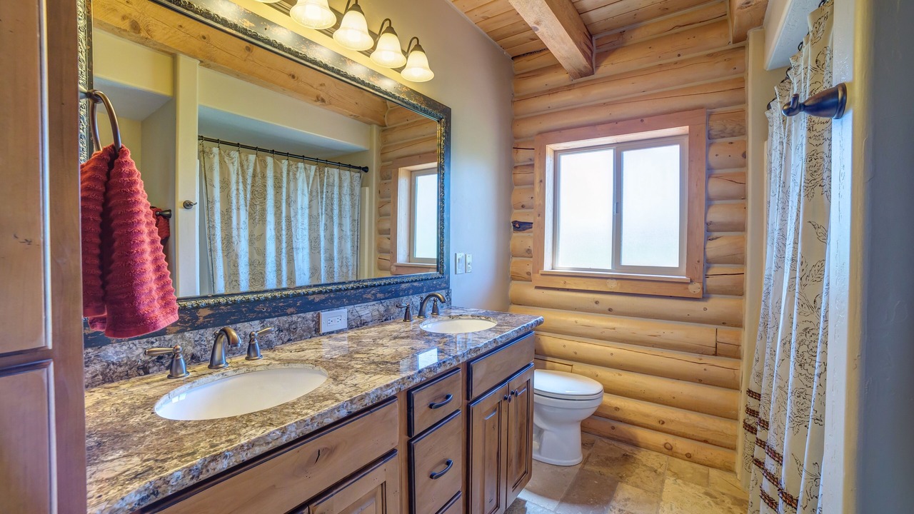 Photo of Bathroom in Sweetwater