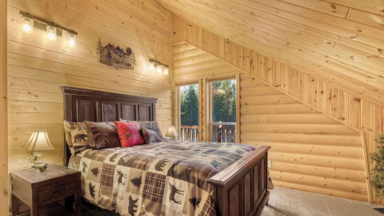 Photo of Bedroom in Island Park