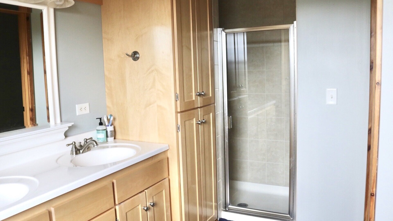 Photo of Bathroom in Loon Lake