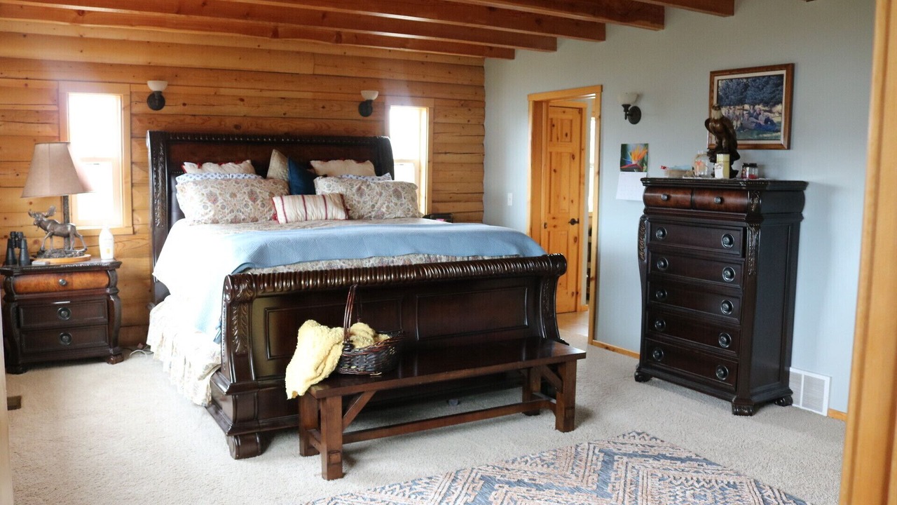Photo of Bedroom in Loon Lake