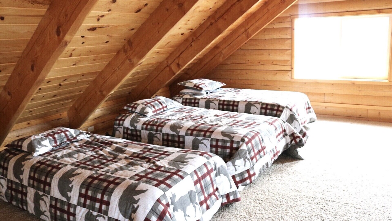Photo of Bedroom in Loon Lake