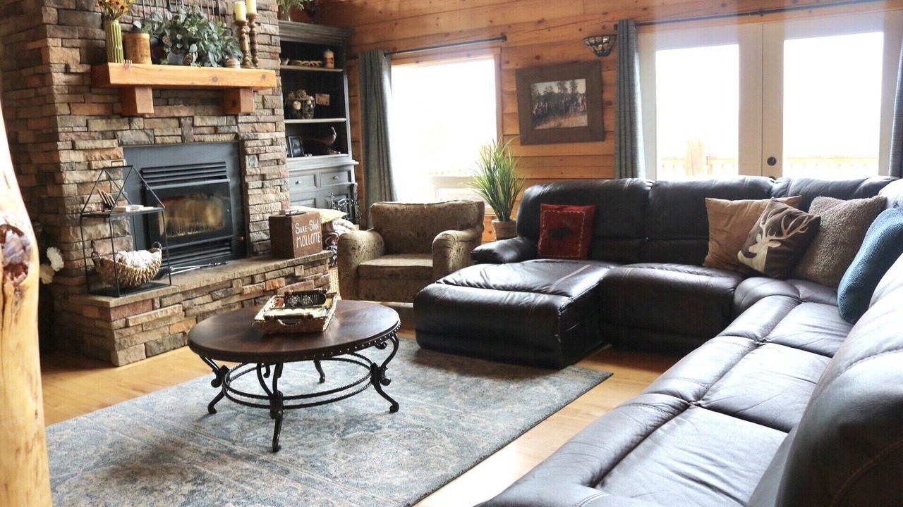 Photo of Livingroom in Loon Lake