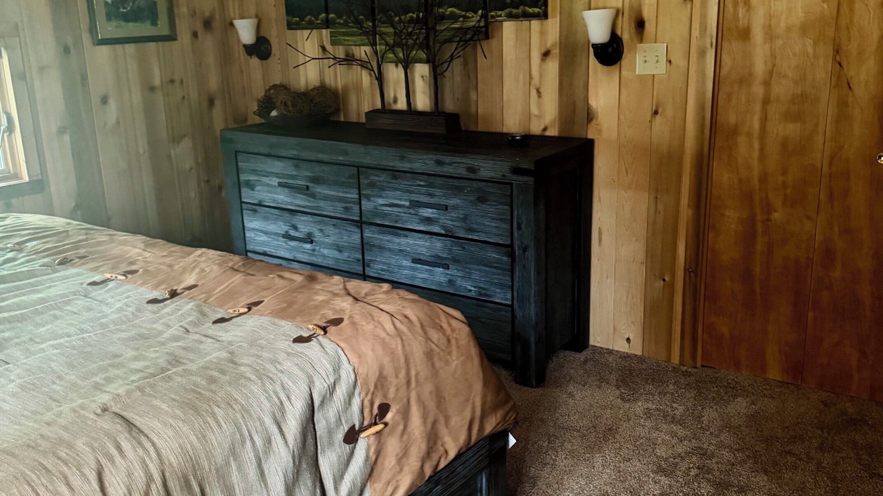 Photo of Bedroom in Black Butte Ranch