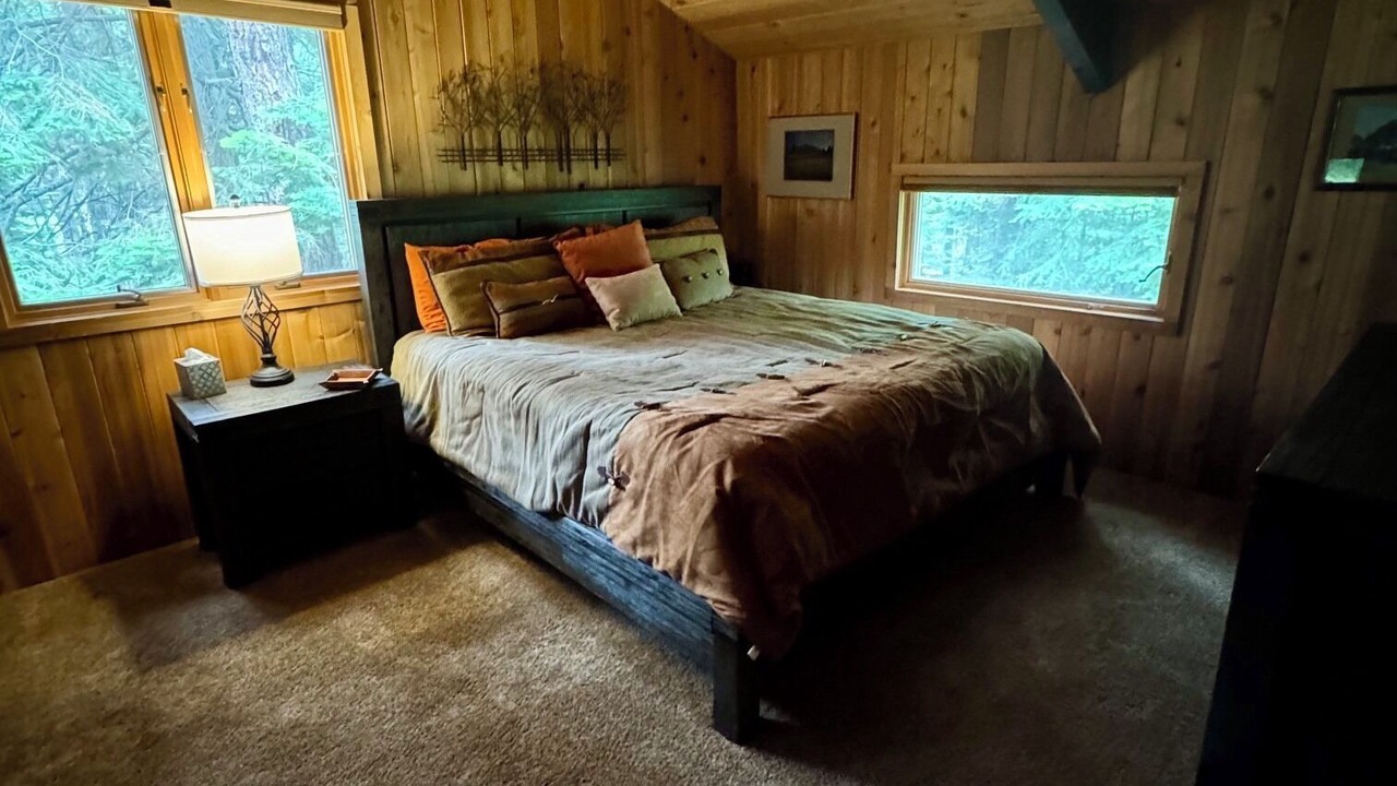 Photo of Bedroom in Black Butte Ranch