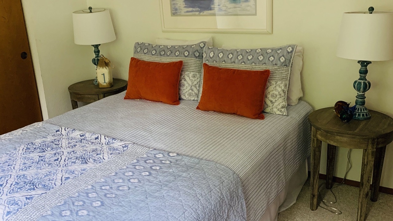 Photo of Bedroom in Lakebay