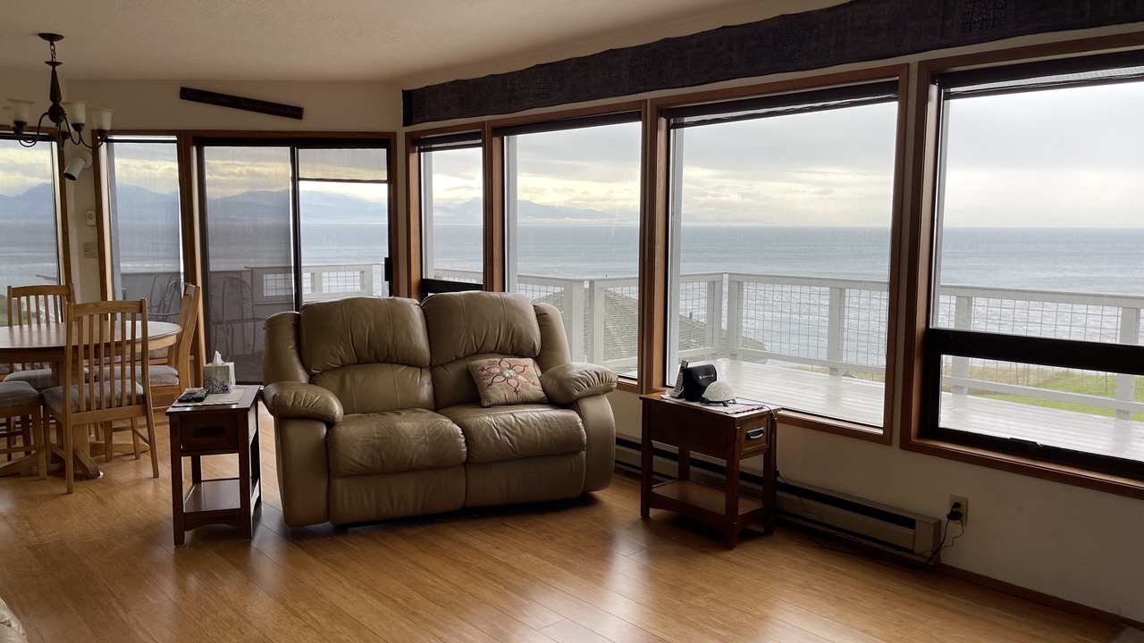 Photo of Livingroom in Oak Harbor