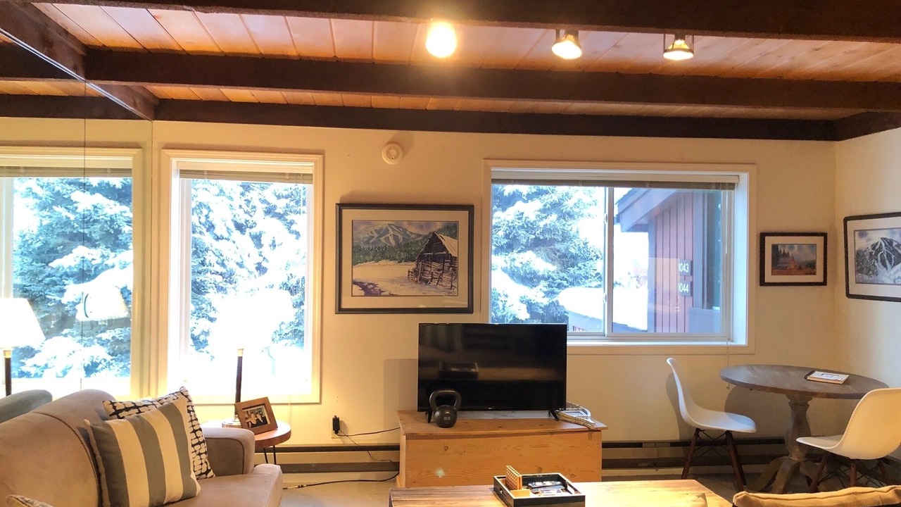 Photo of Livingroom in Elkhorn