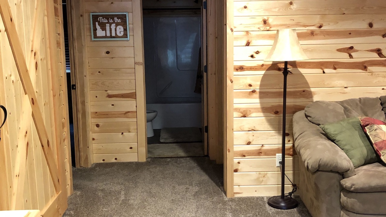 Photo of Bathroom in Island Park
