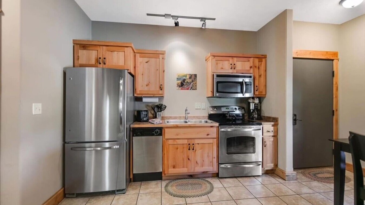 Photo of Kitchen in West Yellowstone