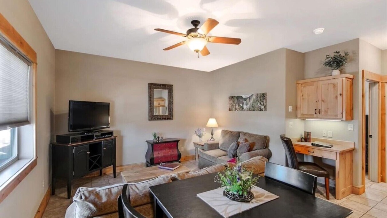 Photo of Livingroom in West Yellowstone