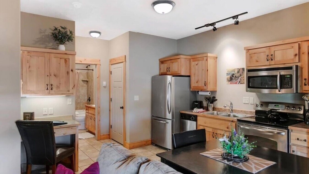 Photo of Kitchen in West Yellowstone