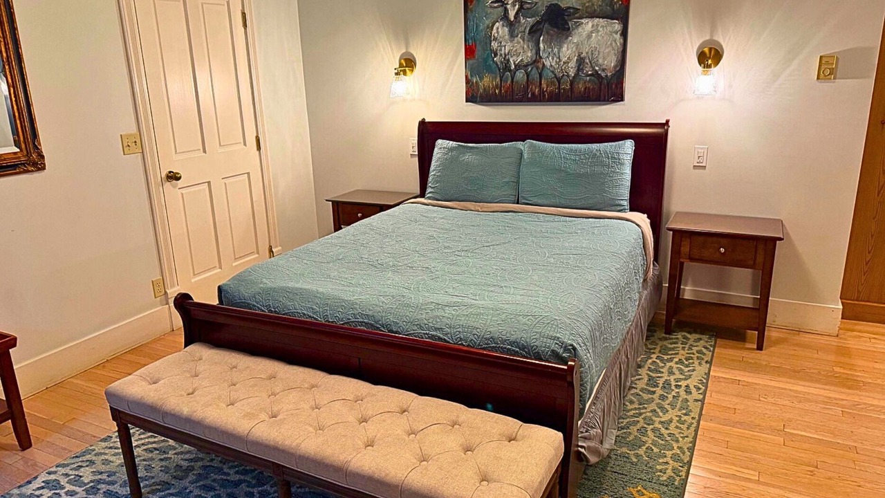Photo of Bedroom in Lopez Island