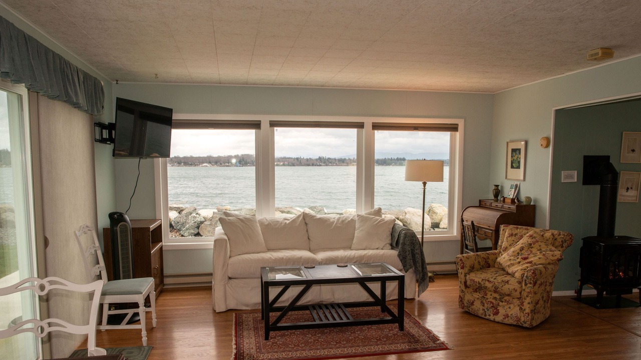 Photo of Livingroom in Lummi Island