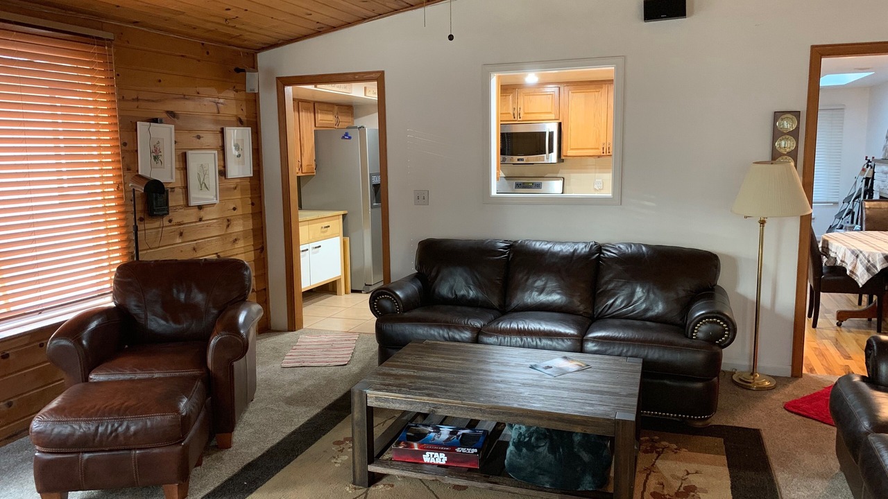 Photo of Livingroom in North Rose Hill