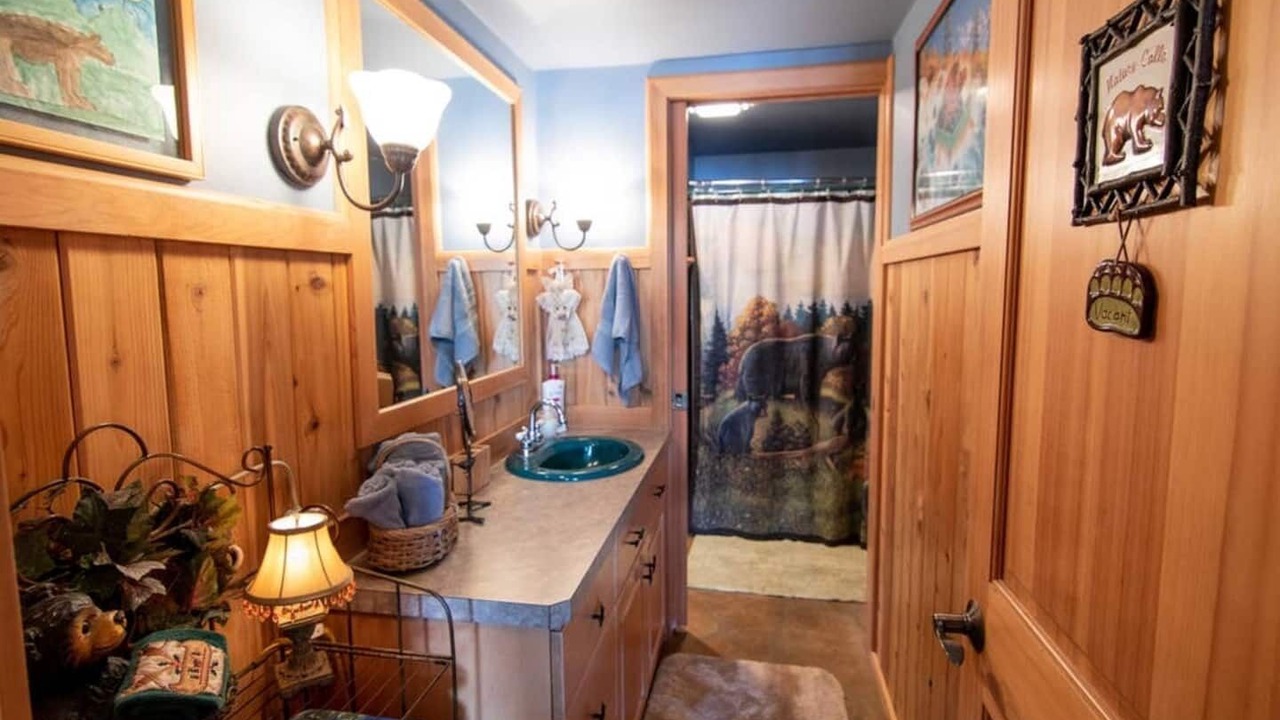 Photo of Bathroom in Eatonville