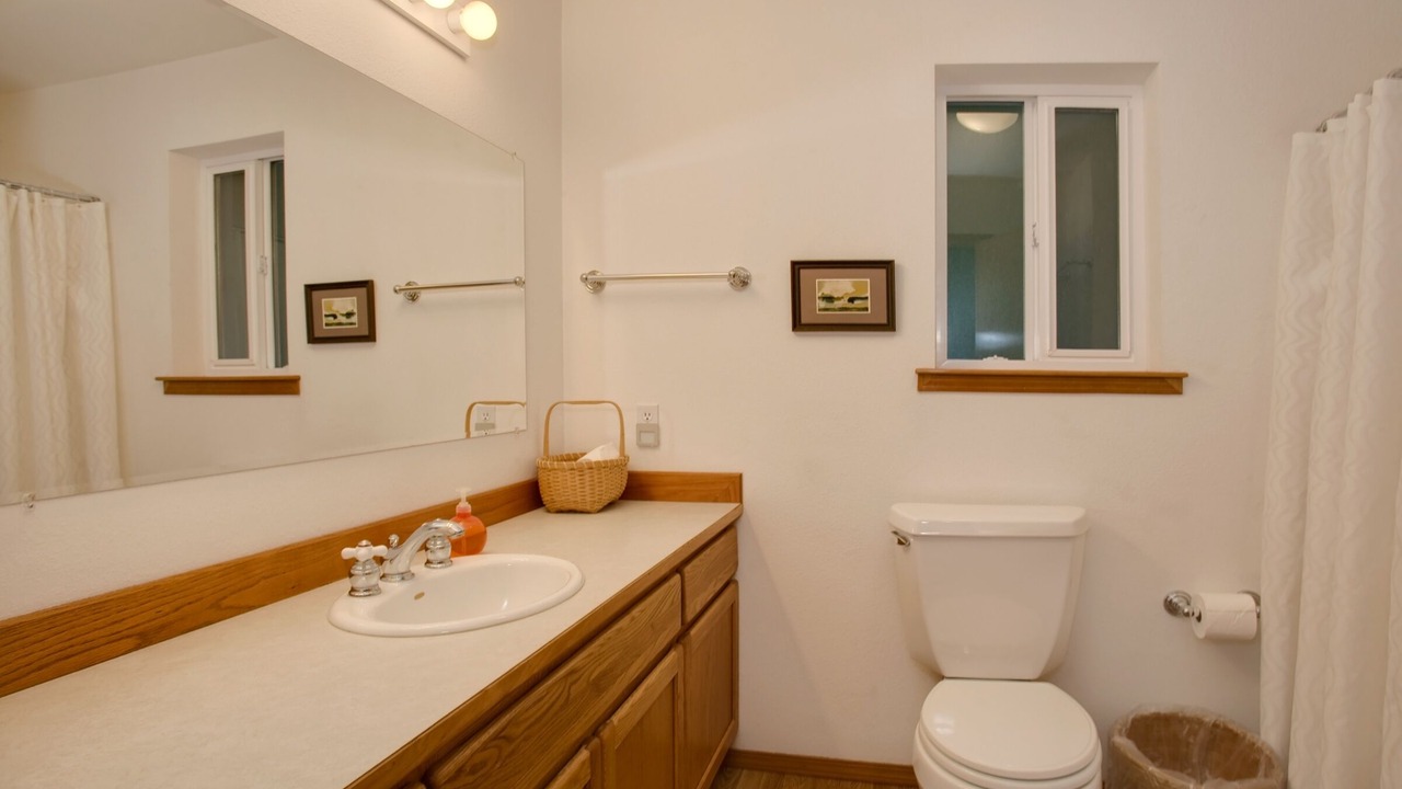 Photo of Bathroom in Enumclaw