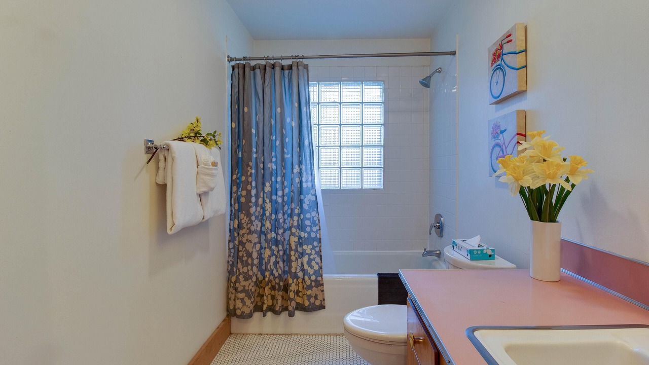 Photo of Bathroom in River Terrace