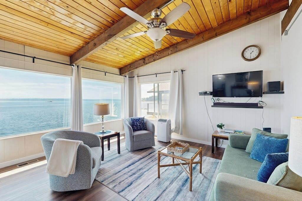 Photo of Livingroom in Bainbridge Island